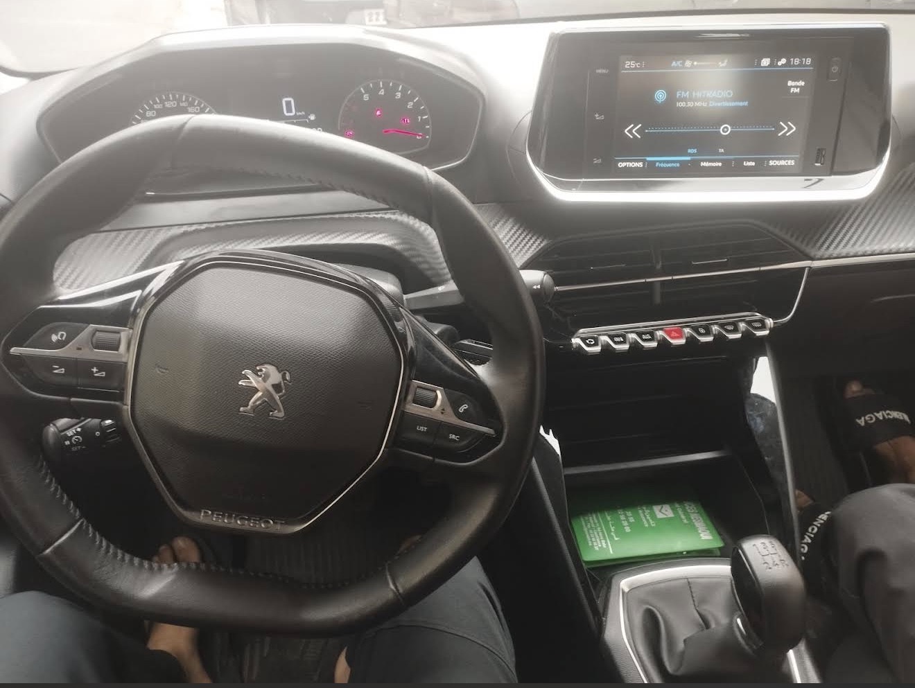 PEUGEOT 208 ROUGE 2023 - Photo 5