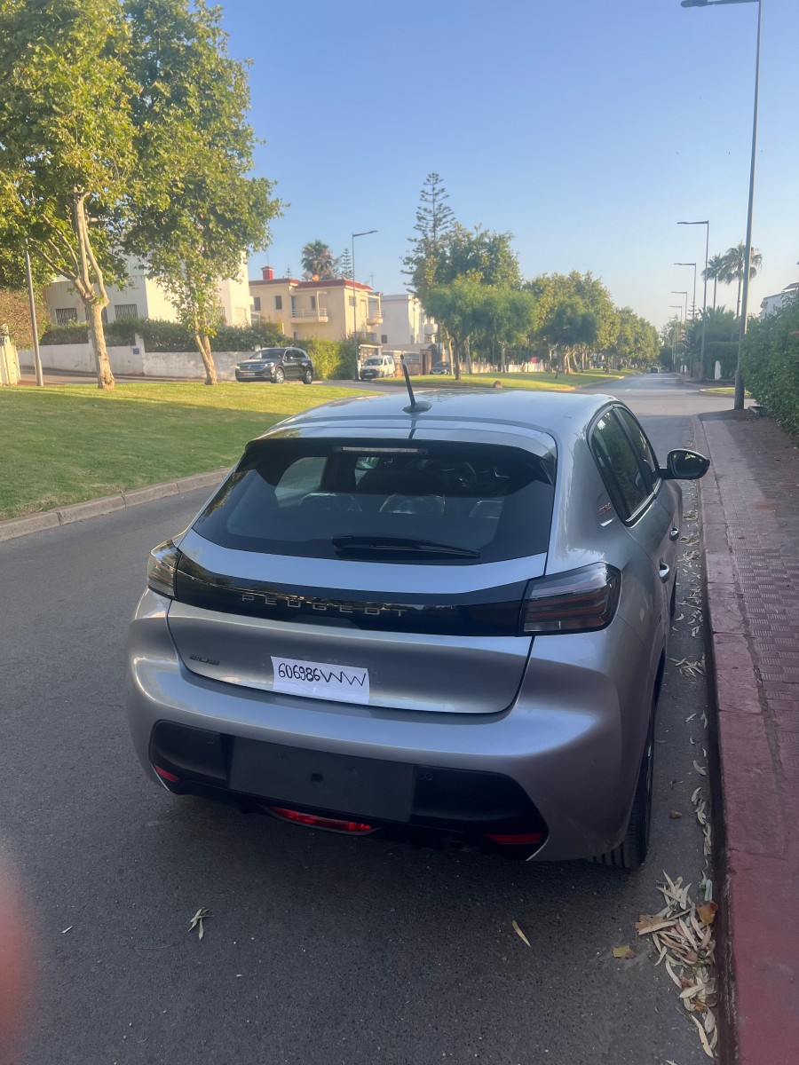 PEUGEOT 208 GRISE 2025 - Photo 2